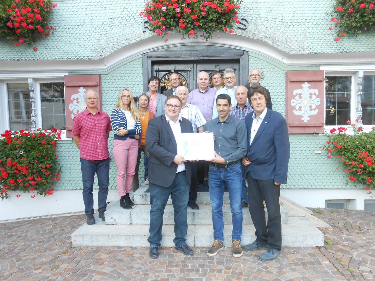 Energieteam Scheidegg Energieteam Scheidegg bei der Übergabe des Ökostromzertifikats